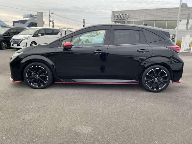 オーラ 1.2 NISMO 禁煙ワンオーナー寒冷地 カーテンエアバッグ エマブレ 寒冷地 禁煙 インテリキー ETC ドラレコ 車線逸脱警報 ワンセグ キーフリーシステム ダブルエアバック 定期点検記録簿 アルミホイール 運転席エアバッグ メモリーナビ(16枚目)