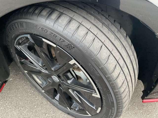 オーラ 1.2 NISMO 禁煙ワンオーナー寒冷地 カーテンエアバッグ エマブレ 寒冷地 禁煙 インテリキー ETC ドラレコ 車線逸脱警報 ワンセグ キーフリーシステム ダブルエアバック 定期点検記録簿 アルミホイール 運転席エアバッグ メモリーナビ(20枚目)