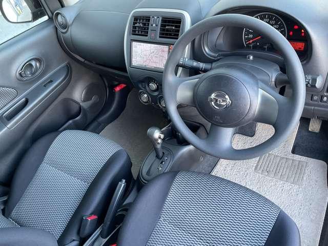 マーチ 1.2 X Vセレクション 禁煙ワンオーナー電動格納ネオコンポール 盗難防止装置 バックカメラ スマートキー オートエアコン キーフリー 禁煙車 アイドリングストップ Wエアバック メンテナンスノート ワンオーナー ワンセグTV ABS パワーウィンドウ メモリーナビ(6枚目)