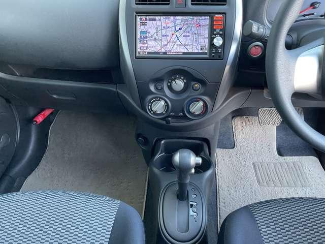 マーチ 1.2 X Vセレクション 禁煙ワンオーナー電動格納ネオコンポール 盗難防止装置 バックカメラ スマートキー オートエアコン キーフリー 禁煙車 アイドリングストップ Wエアバック メンテナンスノート ワンオーナー ワンセグTV ABS パワーウィンドウ メモリーナビ(7枚目)