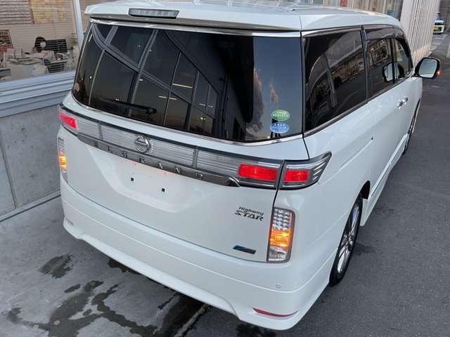 エルグランド ２．５　２５０ハイウェイスター　アーバンクロム　４ＷＤ　禁煙ワンオーナー　サイドカメラ　ワンオーナー　ＡＢＳ　Ｂカメラ　ナビＴＶ　盗難防止システム　ＥＴＣ　ＨＤＤナビ　オートエアコン　禁煙車　アルミ　両側自動ドア　全周囲モニター　切替４ＷＤ　寒冷地　Ｓキー　Ｗエアバック（2枚目）