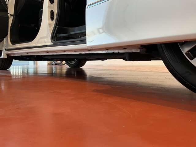 エルグランド ２．５　２５０ハイウェイスター　アーバンクロム　４ＷＤ　禁煙ワンオーナー　サイドカメラ　ワンオーナー　ＡＢＳ　Ｂカメラ　ナビＴＶ　盗難防止システム　ＥＴＣ　ＨＤＤナビ　オートエアコン　禁煙車　アルミ　両側自動ドア　全周囲モニター　切替４ＷＤ　寒冷地　Ｓキー　Ｗエアバック（17枚目）