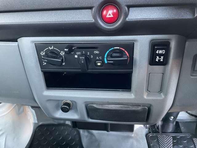 クリッパートラック ６６０　ＳＤ　４ＷＤ　ワンオーナー　パートタイム４ＷＤ　エアバック（8枚目）