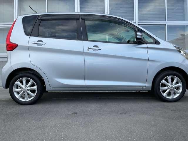 デイズ ６６０　Ｘ　モカセレクション　禁煙ワンオーナー　ナビ全周囲カメラ　盗難防止システム　全方位モニター　ＡＢＳ　スマートキー　アイドリングストップ　エアバッグ　メモリーナビ　バックモニター　ワンオーナー　キーフリー　パワーステアリング　パワーウィンドウ　アルミホイール（17枚目）