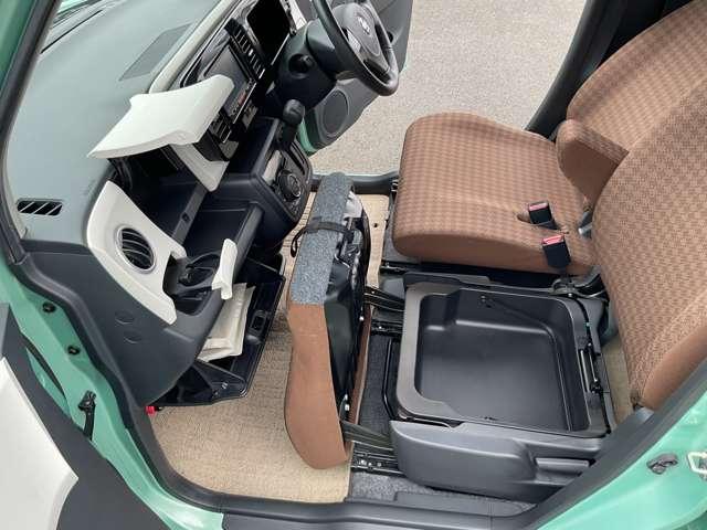 モコ ６６０　Ｘ　ＦＯＵＲ　４ＷＤ　禁煙ワンオーナー純正ナビ　シートヒーター　寒冷地　ナビＴＶ　フルオートエアコン　キーフリー　４ＷＤ車　エアバック　禁煙車　ＡＢＳ　アイドリングストップ　パワーウィンドウ　盗難防止装置　パワーステアリング　アルミ　助手席エアバッグ　ワンセグＴＶ（13枚目）