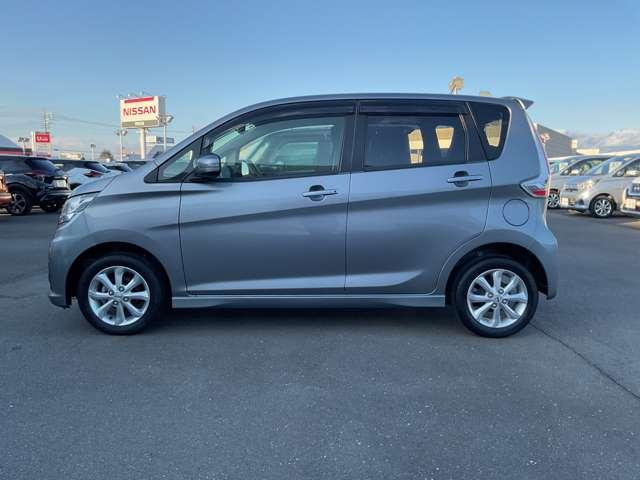 デイズ ６６０　ハイウェイスターＸ　禁煙ワンオーナー　純正ナビ全周囲カメラ　ナビＴＶ付　全席ＰＷ　ＩＳＴＯＰ　ダブルエアバッグ　ＰＳ　スマキー　Ｂカメラ　ＡＡＣ　盗難防止システム　禁煙　１オーナー車　アルミホイール　キーフリーシステム　記録簿　ＡＢＳ　１セグＴＶ　メモリーナビ（14枚目）