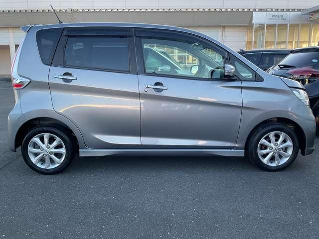 デイズ ６６０　ハイウェイスターＸ　禁煙ワンオーナー　純正ナビ全周囲カメラ　ナビＴＶ付　全席ＰＷ　ＩＳＴＯＰ　ダブルエアバッグ　ＰＳ　スマキー　Ｂカメラ　ＡＡＣ　盗難防止システム　禁煙　１オーナー車　アルミホイール　キーフリーシステム　記録簿　ＡＢＳ　１セグＴＶ　メモリーナビ（16枚目）