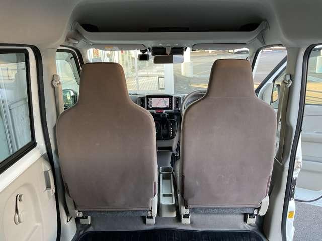 ＮＶ１００クリッパーバン ６６０　ＤＸ　ＧＬセーフティパッケージ　ハイルーフ　４ＷＤ　４．５点認定車　法人ワンオーナー　リースＵＰ　ワンセグテレビ　エマブレ　車線逸脱防止　Ｗエアバッグ　寒冷地　エアーバッグ　ＰＳ　ワンオーナー　４ＷＤ　ドライブレコーダー　リモコンキー　ＥＴＣ　マニュアルエアコン　ＴＶ　ＡＢＳ　前席パワーウインドウ（4枚目）