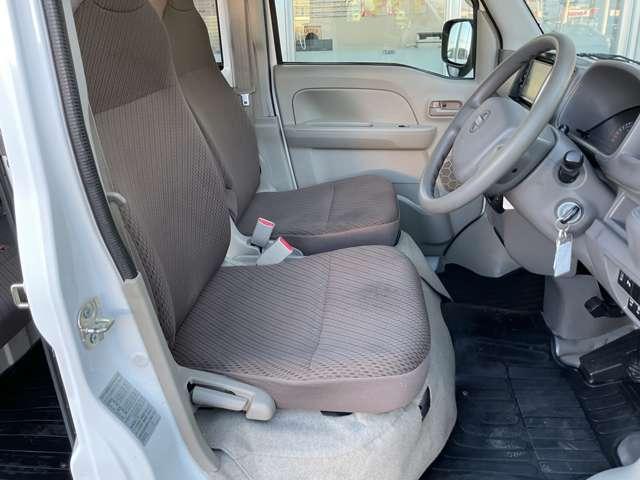 ＮＶ１００クリッパーバン ６６０　ＤＸ　ＧＬセーフティパッケージ　ハイルーフ　４ＷＤ　４．５点認定車　法人ワンオーナー　リースＵＰ　ワンセグテレビ　エマブレ　車線逸脱防止　Ｗエアバッグ　寒冷地　エアーバッグ　ＰＳ　ワンオーナー　４ＷＤ　ドライブレコーダー　リモコンキー　ＥＴＣ　マニュアルエアコン　ＴＶ　ＡＢＳ　前席パワーウインドウ（17枚目）