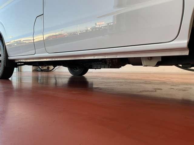 ＮＶ１００クリッパーバン ６６０　ＤＸ　ＧＬセーフティパッケージ　ハイルーフ　４ＷＤ　４．５点認定車　法人ワンオーナー　リースＵＰ　ワンセグテレビ　エマブレ　車線逸脱防止　Ｗエアバッグ　寒冷地　エアーバッグ　ＰＳ　ワンオーナー　４ＷＤ　ドライブレコーダー　リモコンキー　ＥＴＣ　マニュアルエアコン　ＴＶ　ＡＢＳ　前席パワーウインドウ（20枚目）