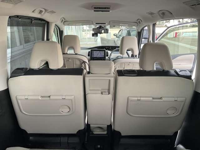 セレナ 2.0 ハイウェイスター V 4WD 禁煙ワンオーナー プロパイロット メンテナンスノート 衝突被害軽減 車線逸脱防止 LEDライト ワンオーナー フルオートエアコン バックモニター 寒冷地仕様 盗難防止装置 インテリジェントキー ETC アイドリングストップ 4WD(4枚目)