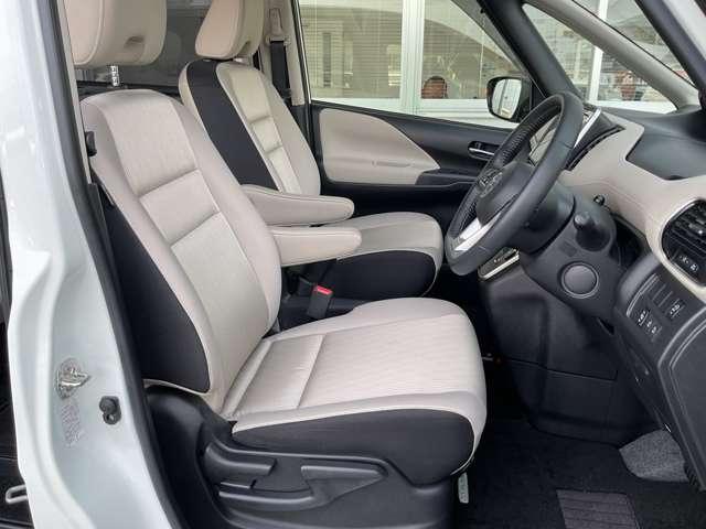 セレナ 2.0 ハイウェイスター V 4WD 禁煙ワンオーナー プロパイロット メンテナンスノート 衝突被害軽減 車線逸脱防止 LEDライト ワンオーナー フルオートエアコン バックモニター 寒冷地仕様 盗難防止装置 インテリジェントキー ETC アイドリングストップ 4WD(13枚目)