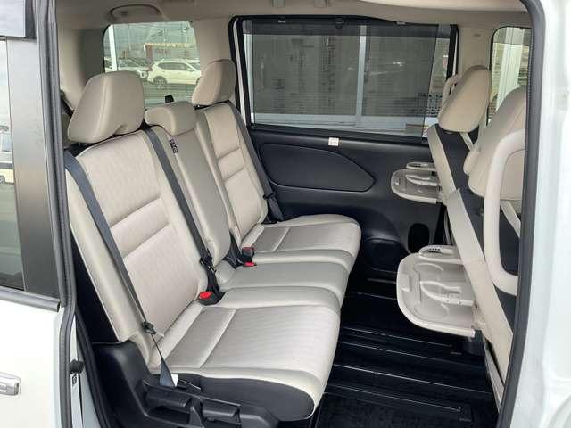 セレナ 2.0 ハイウェイスター V 4WD 禁煙ワンオーナー プロパイロット メンテナンスノート 衝突被害軽減 車線逸脱防止 LEDライト ワンオーナー フルオートエアコン バックモニター 寒冷地仕様 盗難防止装置 インテリジェントキー ETC アイドリングストップ 4WD(14枚目)