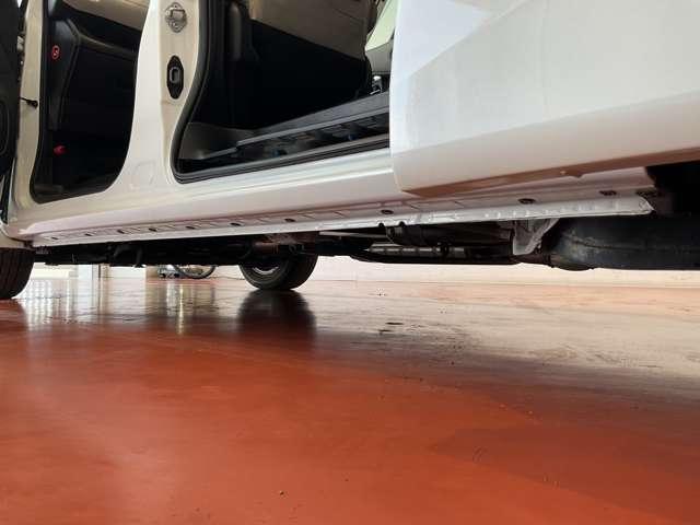 セレナ 2.0 ハイウェイスター V 4WD 禁煙ワンオーナー プロパイロット メンテナンスノート 衝突被害軽減 車線逸脱防止 LEDライト ワンオーナー フルオートエアコン バックモニター 寒冷地仕様 盗難防止装置 インテリジェントキー ETC アイドリングストップ 4WD(17枚目)