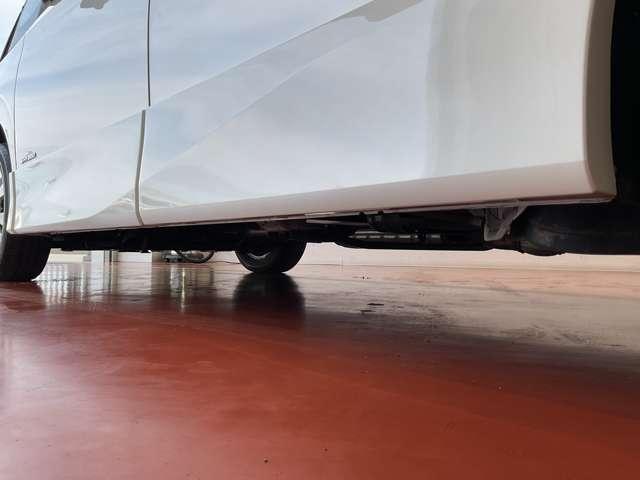 セレナ 2.0 ハイウェイスター V 4WD 禁煙ワンオーナー プロパイロット メンテナンスノート 衝突被害軽減 車線逸脱防止 LEDライト ワンオーナー フルオートエアコン バックモニター 寒冷地仕様 盗難防止装置 インテリジェントキー ETC アイドリングストップ 4WD(18枚目)