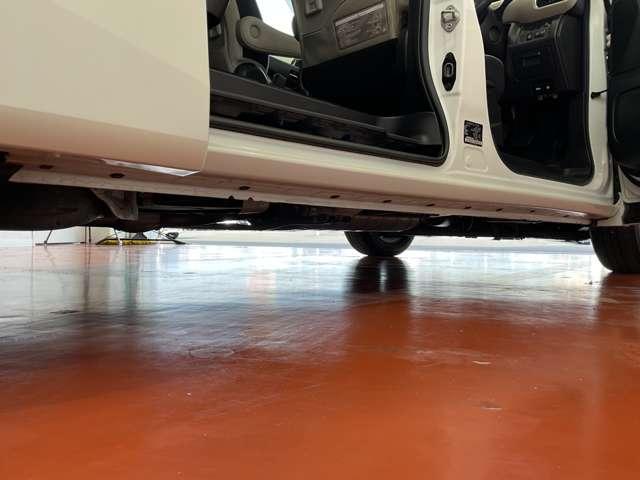 セレナ 2.0 ハイウェイスター V 4WD 禁煙ワンオーナー プロパイロット メンテナンスノート 衝突被害軽減 車線逸脱防止 LEDライト ワンオーナー フルオートエアコン バックモニター 寒冷地仕様 盗難防止装置 インテリジェントキー ETC アイドリングストップ 4WD(20枚目)