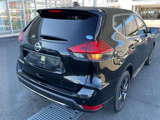 エクストレイル ２．０　２０Ｘｉ　Ｖセレクション　２列車　４ＷＤ　禁煙ワンオーナー　踏み間違い防止　盗難防止　全周囲モニター　オールモード４ＷＤ　ＬＥＤヘッドライト　ＬＤＰ　ｉストップ　レーダークルーズ　ＥＴＣ　禁煙車　１オナ　アルミ　メモリーナビ　スマートキー　バックモニター（2枚目）