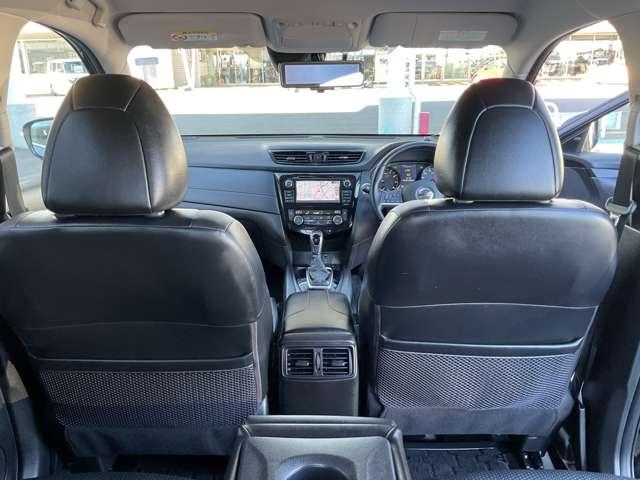 エクストレイル ２．０　２０Ｘｉ　Ｖセレクション　２列車　４ＷＤ　禁煙ワンオーナー　踏み間違い防止　盗難防止　全周囲モニター　オールモード４ＷＤ　ＬＥＤヘッドライト　ＬＤＰ　ｉストップ　レーダークルーズ　ＥＴＣ　禁煙車　１オナ　アルミ　メモリーナビ　スマートキー　バックモニター（4枚目）