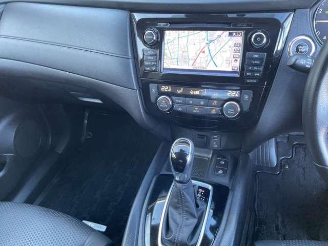 エクストレイル ２．０　２０Ｘｉ　Ｖセレクション　２列車　４ＷＤ　禁煙ワンオーナー　踏み間違い防止　盗難防止　全周囲モニター　オールモード４ＷＤ　ＬＥＤヘッドライト　ＬＤＰ　ｉストップ　レーダークルーズ　ＥＴＣ　禁煙車　１オナ　アルミ　メモリーナビ　スマートキー　バックモニター（6枚目）