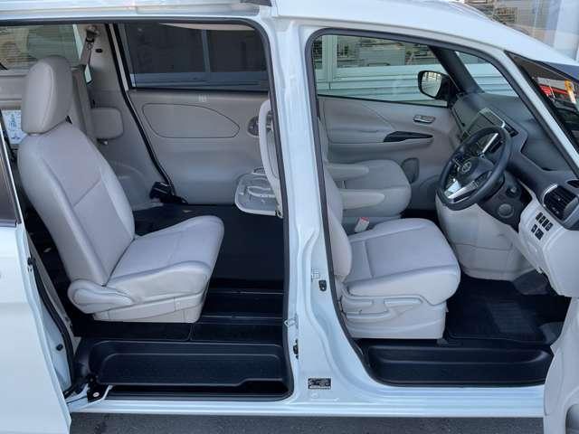 セレナ ２．０　ＸＶ　チェアキャブ　スロープタイプ　車いす２名仕様　法人ワンオーナー（9枚目）