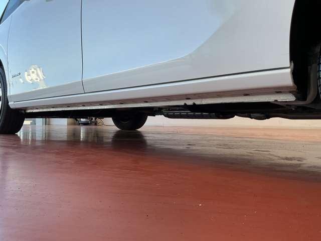 セレナ ２．０　ＸＶ　チェアキャブ　スロープタイプ　車いす２名仕様　法人ワンオーナー（17枚目）