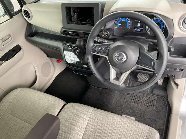 デイズ ６６０　Ｘ　当社試乗展示代車社用車　禁煙ワンオーナー　アラウンドＭ　踏み間違え防止　禁煙　スマートキー　イモビライザー　バックカメラ　１オーナー　レーンキープ　アイドリングストップ　キーレス　フルオートエアコン　ＷＡＢ　記録簿　運転席エアバック　ＰＳ（6枚目）