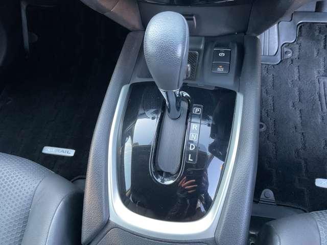 エクストレイル 2.0 20Xi 2列車 4WD 禁煙ワンオーナーデカナビ 全周囲カメラ セキュリティ リアカメラ ワンオナ 追従クルーズ LED ドライブレコーダ 禁煙車 インテリジェントキー LDW サイドカメラ ETC Aストップ AAC ナビ&TV メモリーナビ キーフリー ABS(6枚目)