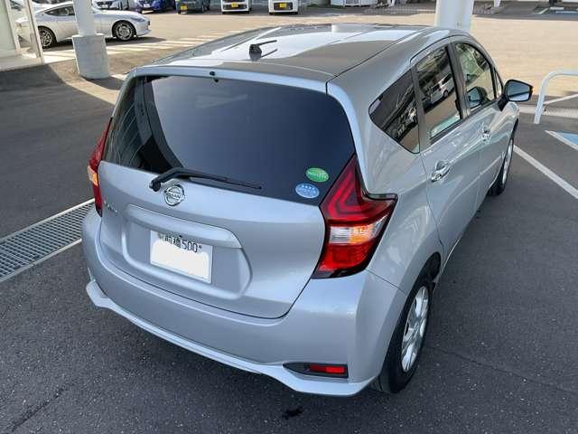 ノート 1.2 X 当社代車社用車 禁煙 1オーナー車 記録簿付き スマトキー セキュリティーアラーム キーレス 運転席助手席エアバッグ エアコン パワーウィンドウ パワーステアリング ABS 運転席エアバック A-STOP(2枚目)