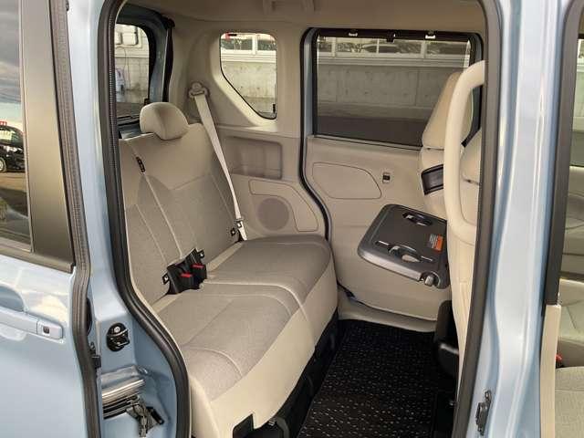 ルークス 660 X 助手席スライドアップシート 当社展示試乗車 青白2トーン色(18枚目)