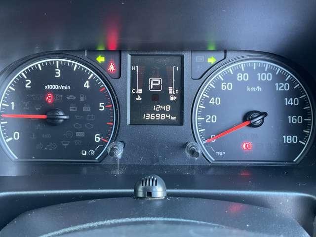 ＮＶ３５０キャラバンバン ２．５　ＤＸ　ロングボディ　ディーゼルターボ　法人リースＵＰ　低床６人乗　衝突軽減ブレーキ　エアバック　バックカメラ付　パワーウインドウ　エアコン　ワイヤレスキー　ワンセグテレビ　ＰＳ　ＥＴＣ付き　ＡＢＳ　メモリーナビ　ドライブレコーダー　ナビＴＶ　ワンオーナー　記録簿あり（3枚目）