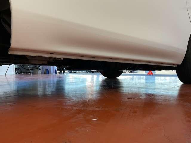ＮＶ３５０キャラバンバン ２．５　ＤＸ　ロングボディ　ディーゼルターボ　法人リースＵＰ　低床６人乗　衝突軽減ブレーキ　エアバック　バックカメラ付　パワーウインドウ　エアコン　ワイヤレスキー　ワンセグテレビ　ＰＳ　ＥＴＣ付き　ＡＢＳ　メモリーナビ　ドライブレコーダー　ナビＴＶ　ワンオーナー　記録簿あり（18枚目）