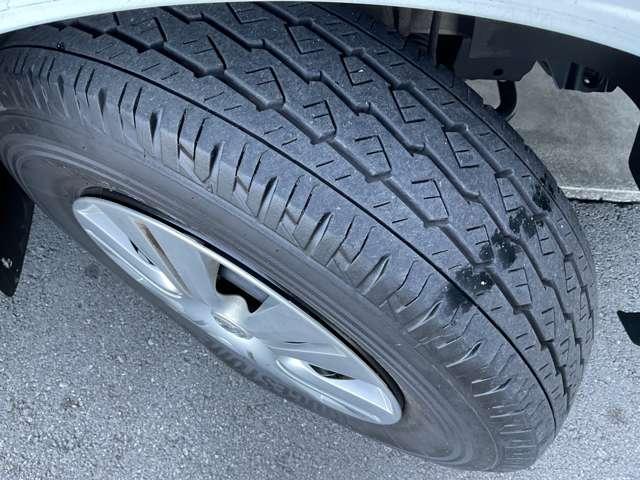 ＮＶ３５０キャラバンバン ２．５　ＤＸ　ロングボディ　ディーゼルターボ　法人リースＵＰ　低床６人乗　衝突軽減ブレーキ　エアバック　バックカメラ付　パワーウインドウ　エアコン　ワイヤレスキー　ワンセグテレビ　ＰＳ　ＥＴＣ付き　ＡＢＳ　メモリーナビ　ドライブレコーダー　ナビＴＶ　ワンオーナー　記録簿あり（20枚目）