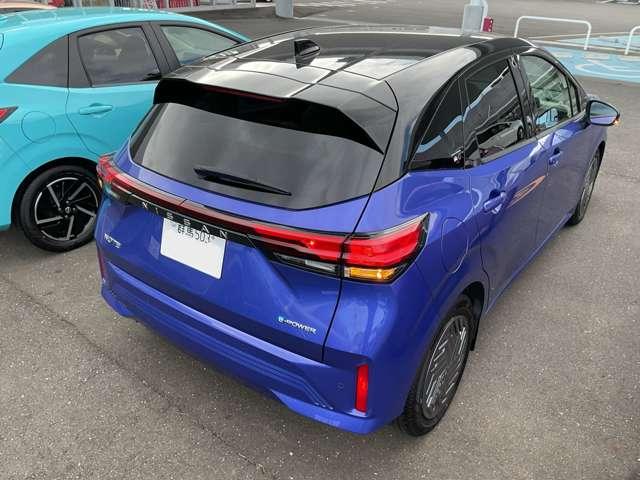 ノート １．２　Ｘ　当社展示試乗車　寒冷地仕様　リアカメラ　衝突被害軽減ブレ－キ　全方位カメラ　寒冷地仕様　禁煙車　ＬＥＤヘッドライト　レーンアシスト　インテリジェントキー　ワンオーナー　ドラレコ　アイドリングストップ　整備記録簿　盗難防止システム（2枚目）