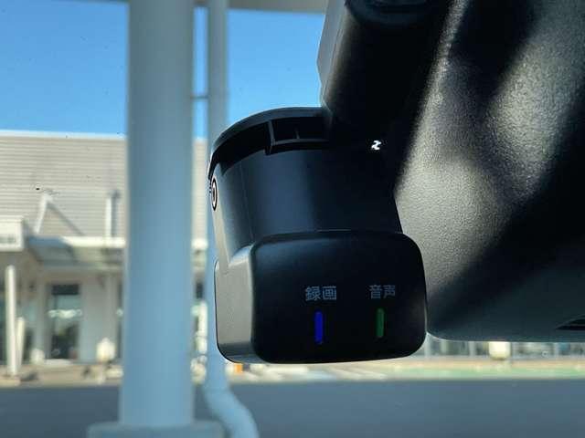 ノート １．２　Ｘ　ＦＯＵＲ　４ＷＤ　当社展示試乗車　寒冷地仕様　４ＷＤ　エアＢ　ＰＷ　インテリジェントキ－　禁煙車　寒冷地仕様　４ＷＤ　ＬＥＤヘッドランプ　ＥＴＣ　ワンオーナー　ドラレコ　記録簿　バックカメラ　アイドリングストップ　ＡＢＳ　盗難防止システム　オートエアコン（12枚目）