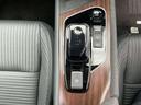 駐車ブレーキは電動式です。オートホールド機能付きで便利ですね