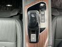 駐車ブレーキは電動式です。オートホールド機能付きで便利ですね