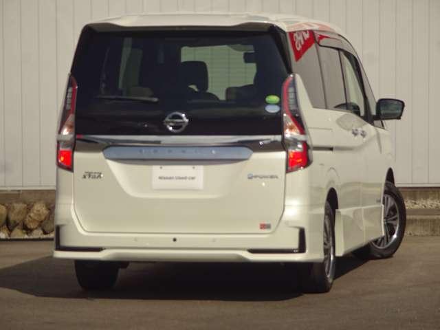セレナ ｅ－パワー　ハイウェイスターＶ　純正メモリーナビ　フルセグＴＶ　ＤＶＤ・ブルーレイ再生　録音・ＢＴオーディオ　後席モニター　全周囲カメラ　シートヒーター　ＬＥＤヘッドランプ　オートライト　ハイビームアシスト　ＥＴＣ２．０（2枚目）