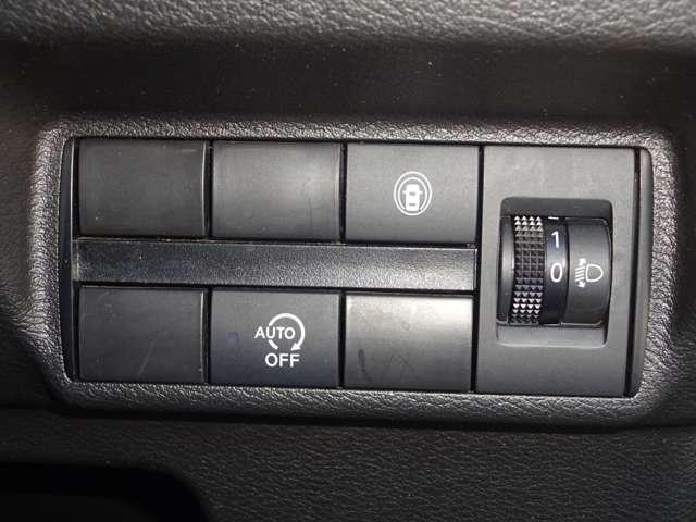 デイズ Ｘ　雹害未修理車　純正ＣＤチューナー　ＡＵＸ接続　ＵＳＢ電源　全周囲カメラ　オートライト　ハイビームアシスト　アイドリングストップ　衝突被害軽減ブレーキ　踏み間違い防止　横滑り防止装置　車線逸脱警報（13枚目）