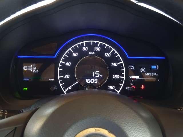 ノート ｅ－パワー　メダリスト　雹害未修理車　ＭＭ３１６ＤーＷメモリナビ　フルセグＴＶ　ＣＤ・ＤＶＤ再生　Ｂｌｕｅｔｏｏｔｈ接続　ＵＳＢ接続　全周囲カメラ　スマートルームミラー　ドライブレコーダー　ＬＥＤヘッドライト　フォグランプ（19枚目）