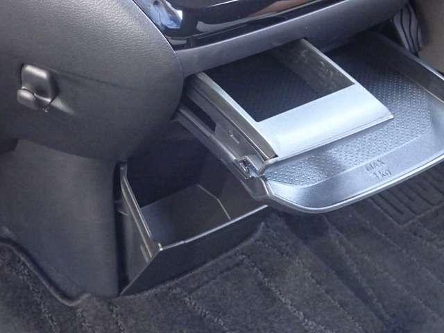 デイズ X CDチューナー AUX接続 ETC アイドリングストップ 全周囲カメラ オートライト ハイビームアシスト USB電源 衝突被害軽減ブレーキ 踏み間違い防止 横滑り防止装置 車線逸脱警報(17枚目)