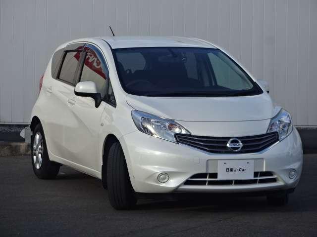 ノート Ｘ　雹災未修理車　ＭＭ１１２－Ｗメモリナビ　ワンセグＴＶ　ＣＤ再生　Ｂｌｕｅｔｏｏｔｈオーディオ　アイドリングストップ　ＥＴＣ　インテリジェントキー（3枚目）