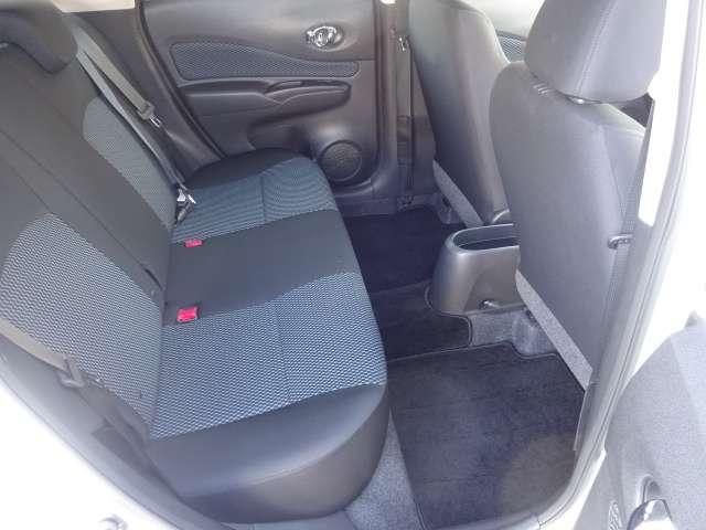 ノート Ｘ　雹災未修理車　ＭＭ１１２－Ｗメモリナビ　ワンセグＴＶ　ＣＤ再生　Ｂｌｕｅｔｏｏｔｈオーディオ　アイドリングストップ　ＥＴＣ　インテリジェントキー（7枚目）