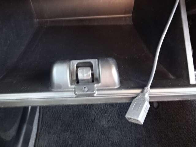 ワゴンＲ ハイブリッドＦＸ　メモリナビ　フルセグＴＶ　ＣＤ・ＤＶＤ再生　ＡＵＸ・ＵＳＢ接続　Ｂｌｕｅｔｏｏｔｈオーディオ　ドライブレコーダー　アイドリングストップ　前席シートヒーター　オートライト（9枚目）