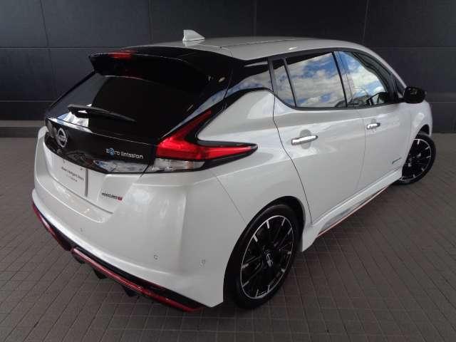 リーフ ニスモ 純正メモリーナビ アラウンドビューモニター LEDヘッドライト プロパイロット エマージェンシーブレーキ サイド・カーテンエアバッグ 寒冷地仕様 ワンオーナー ETC2.0 スマートルームミラー(2枚目)