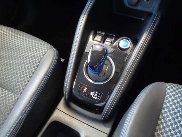 キックス X 純正メモリーナビ アラウンドビューモニター SOSコール プロパイロット LEDヘッドライト ETC付 スマートルームミラー サイド・カーテンエアバッグ インテリジェントキー ワンオーナー車(10枚目)