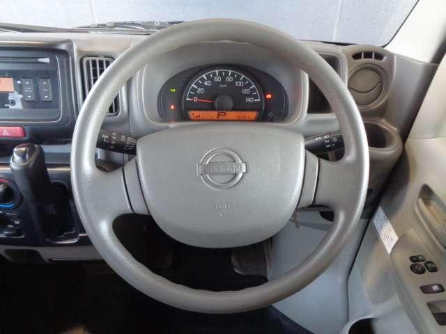 NV100クリッパーバン DX GLエマージェンシーブレーキパッケージ エマージェンシーブレーキ ハイルーフ キーレスシステム 両側スライドドア ワンオーナー車 パワーウィンドウ 純正CDオーディオ アルミホイール(5枚目)