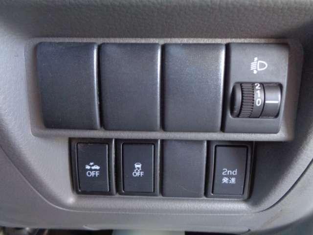 NV100クリッパーバン DX GLエマージェンシーブレーキパッケージ エマージェンシーブレーキ ハイルーフ キーレスシステム 両側スライドドア ワンオーナー車 パワーウィンドウ 純正CDオーディオ アルミホイール(11枚目)