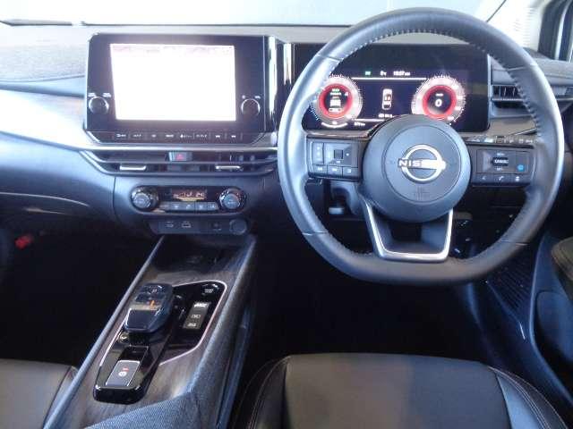 オーラ Ｇ　９０周年記念車　純正メモリーナビ　社有車　展示試乗車　プロパイロット　ＳＯＳコール　アラウンドビューモニター　ＥＴＣ２．０　ドライブレコーダー　スマホ置充電対応　インテリジェントキー（2枚目）