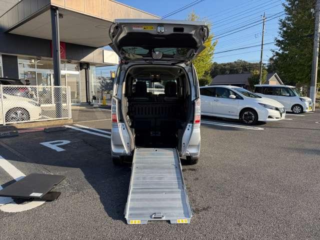 N-BOX+ 660 G 車いす仕様車福祉車両車いす仕様車社外ナビゲーショ 片側電動スライドドア リアカメラ スマートキー 点検記録簿 ETC キーレスエントリー 禁煙車 パワーウィンドウ AAC パワーステアリング ワンセグ エアーバッグ メモリーナビ 助手席エアバッグ(5枚目)