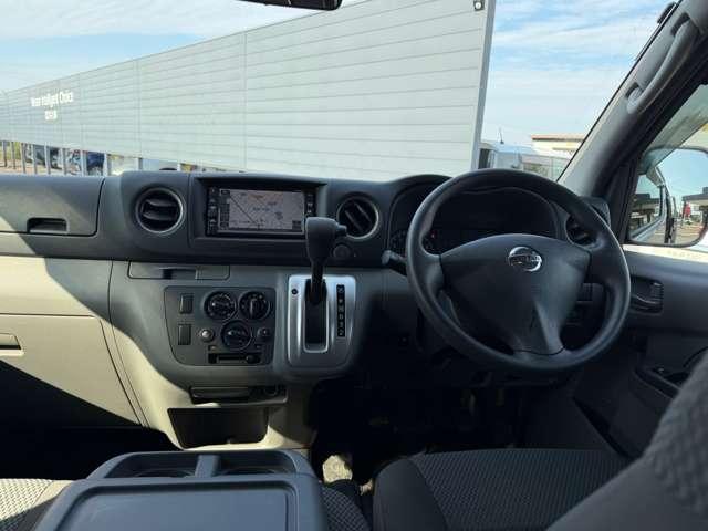 NV350キャラバンバン 2.0 DX ロングボディ 純正メモリーナビゲーション アルミホイール ブレーキサポート 禁煙 助手席エアバック メモリナビ 整備記録簿 キーレスリモコン パワーウインド ワンセグ ETC車載器 ドライブレコーダー AC エアバック PS ナビTV(4枚目)